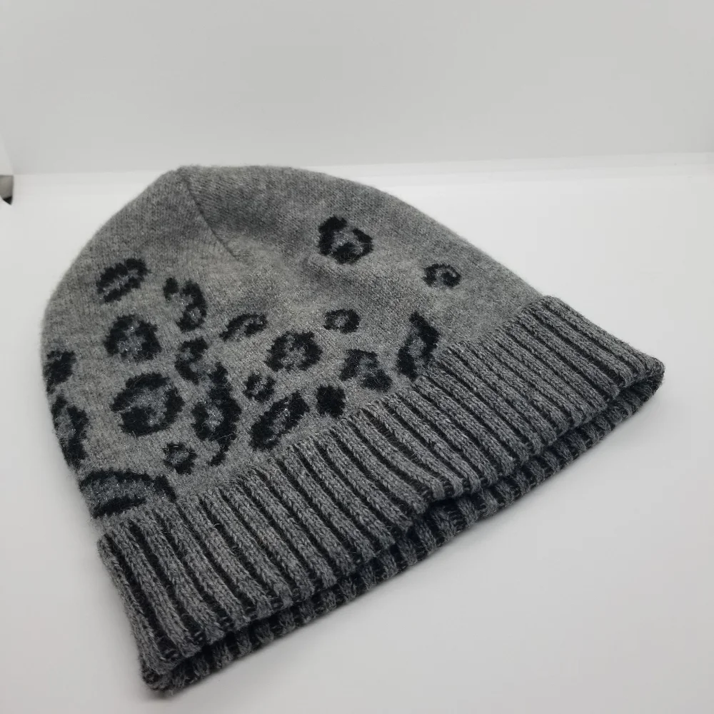 Laundry by Shelli Segal gray leopard beanie winter hat